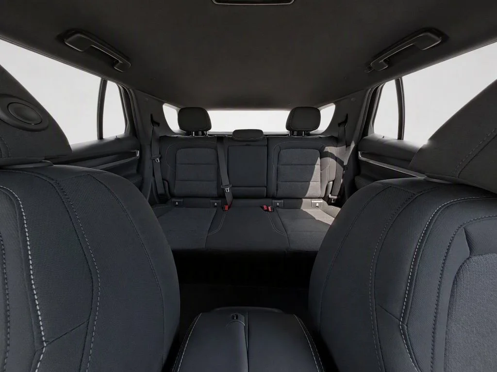 New 2027 White GMC Elevation image 31