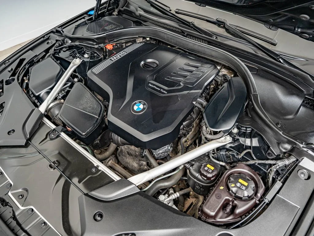 Used 2021 Jet Black BMW 530i xDrive image 42