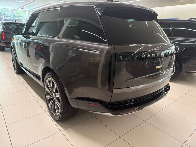 New 2026 Charente Grey Land Rover Autobiography image 2