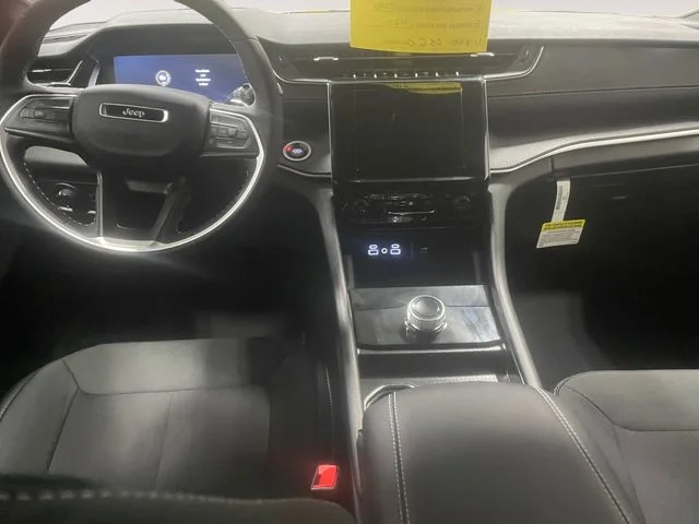 2025 Jeep Grand Cherokee Laredo - Photo 10