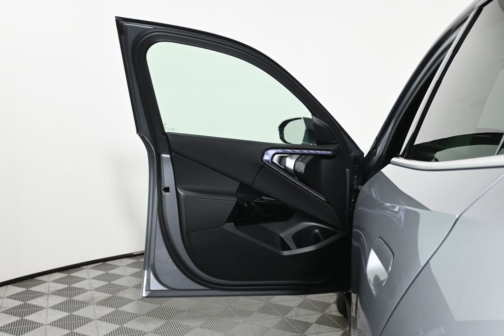 Used 2026 Gray Metallic BMW 30 xDrive image 28