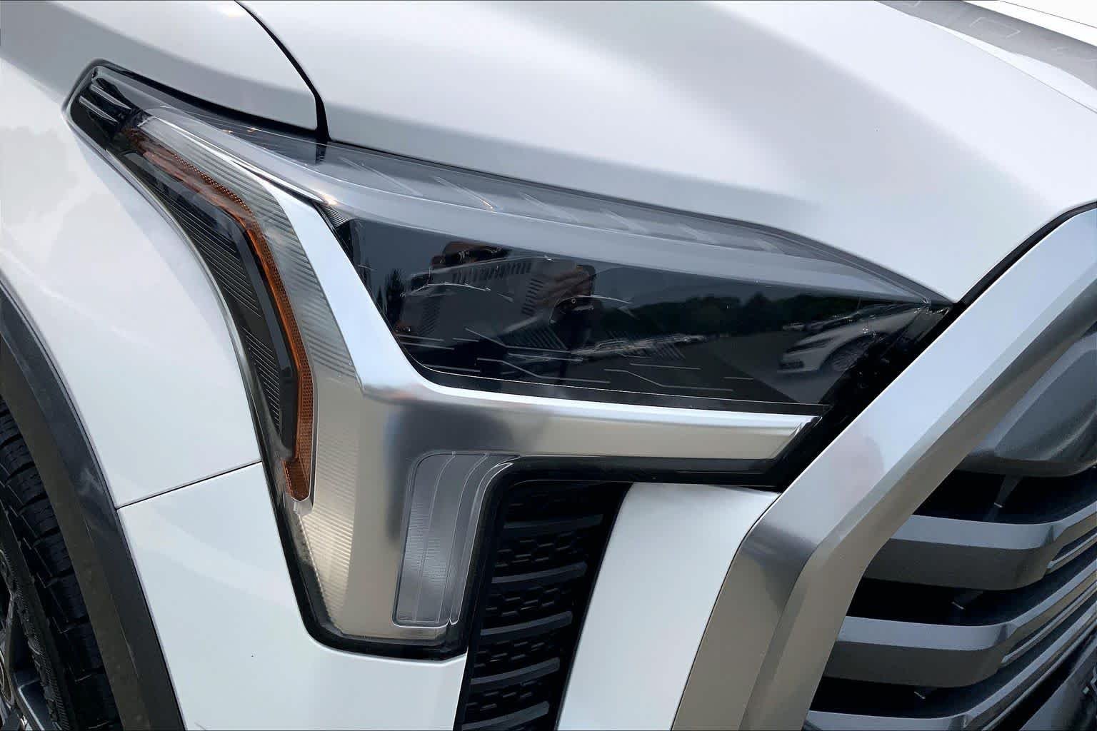 Used 2023 Ice Cap Toyota Limited Hybrid image 28