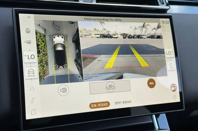 New 2026 Fuji White Land Rover Dynamic SE image 18