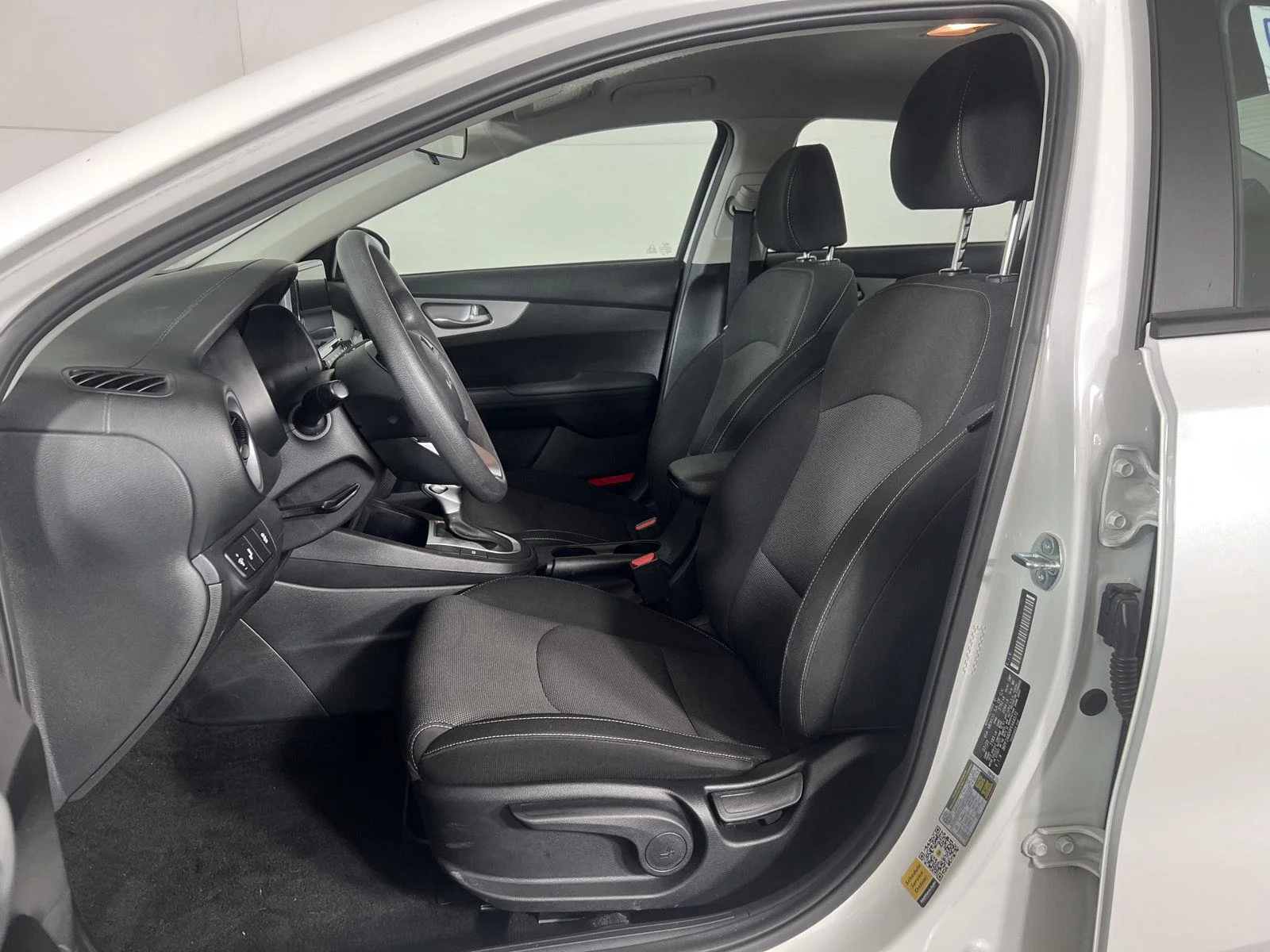 Used 2023 Snow White Pearl Kia LXS image 12