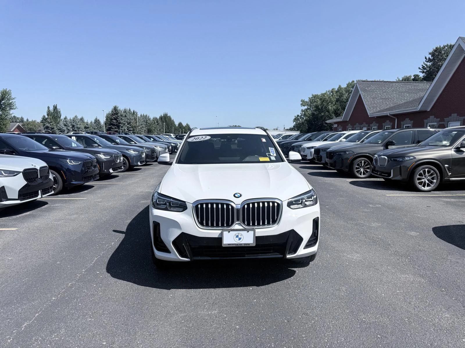 Used 2022 Alpine White BMW xDrive30i image 2