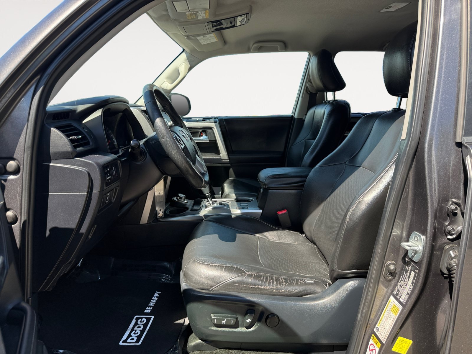 Used 2018 Magnetic Gray Metallic Toyota SR5 image 10