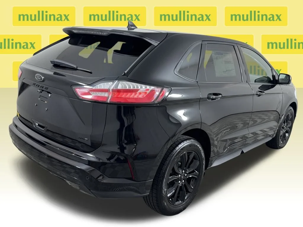 New 2024 Black Ford SE image 20