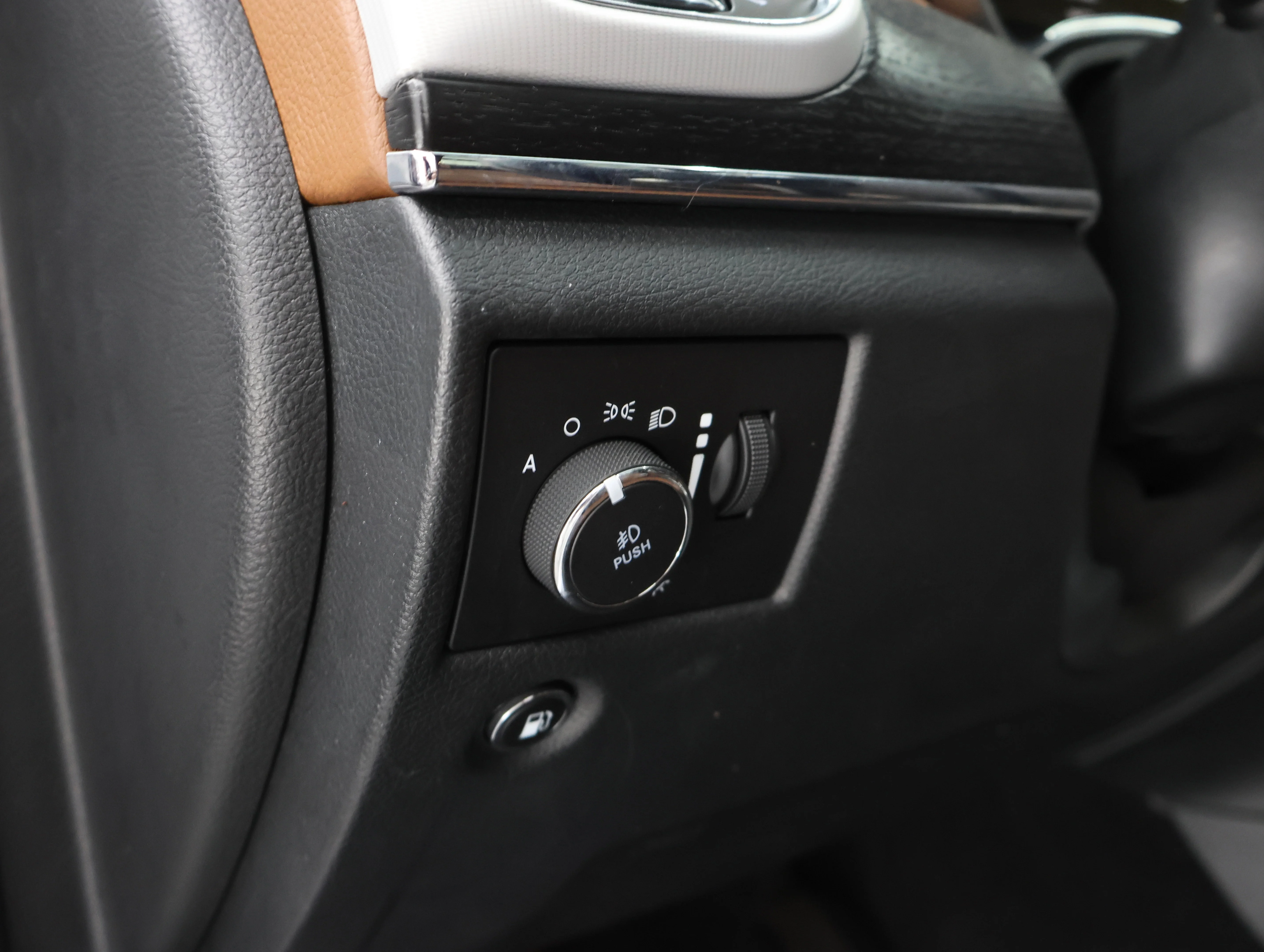 Used 2020 Bright White Clearcoat Jeep Summit image 43