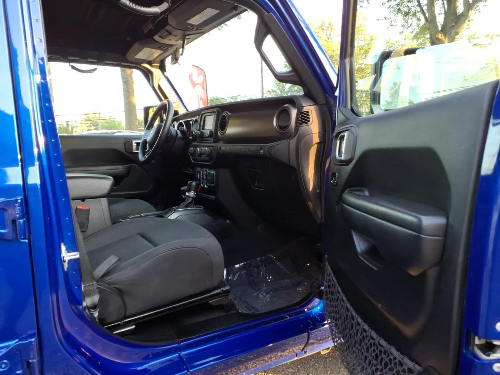 Used 2020 Ocean Blue Metallic Clear Coat Jeep Sport S image 11