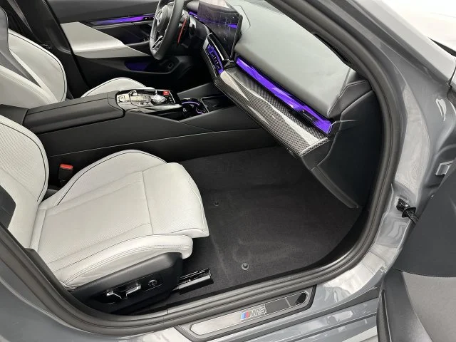 Used 2026  BMW Base image 24