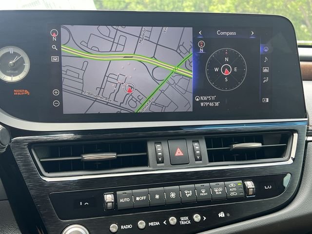 Used 2022 White Lexus 350 image 21