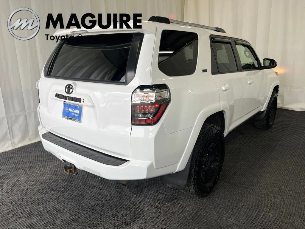 Used 2021 White Toyota SR5 Premium image 32