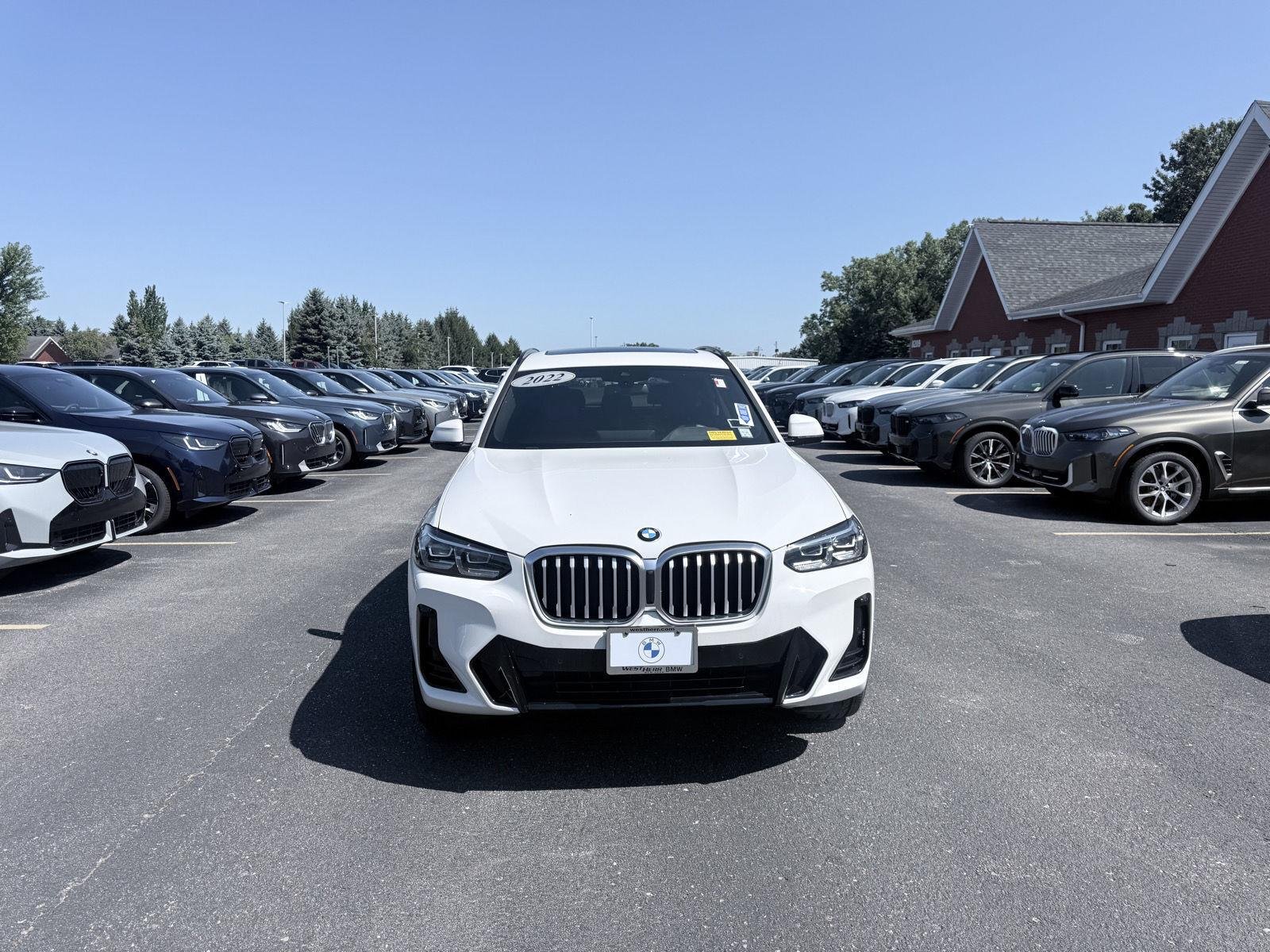Used 2022 Alpine White BMW xDrive30i image 2
