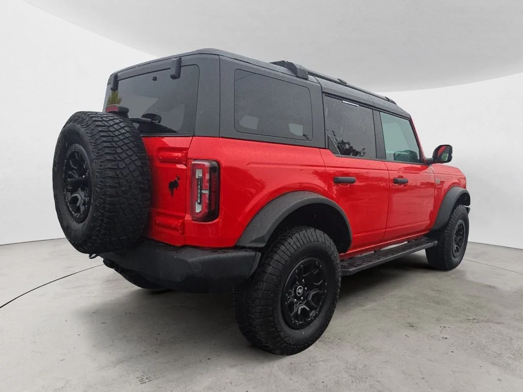 Used 2023 Red Ford Wildtrak image 5