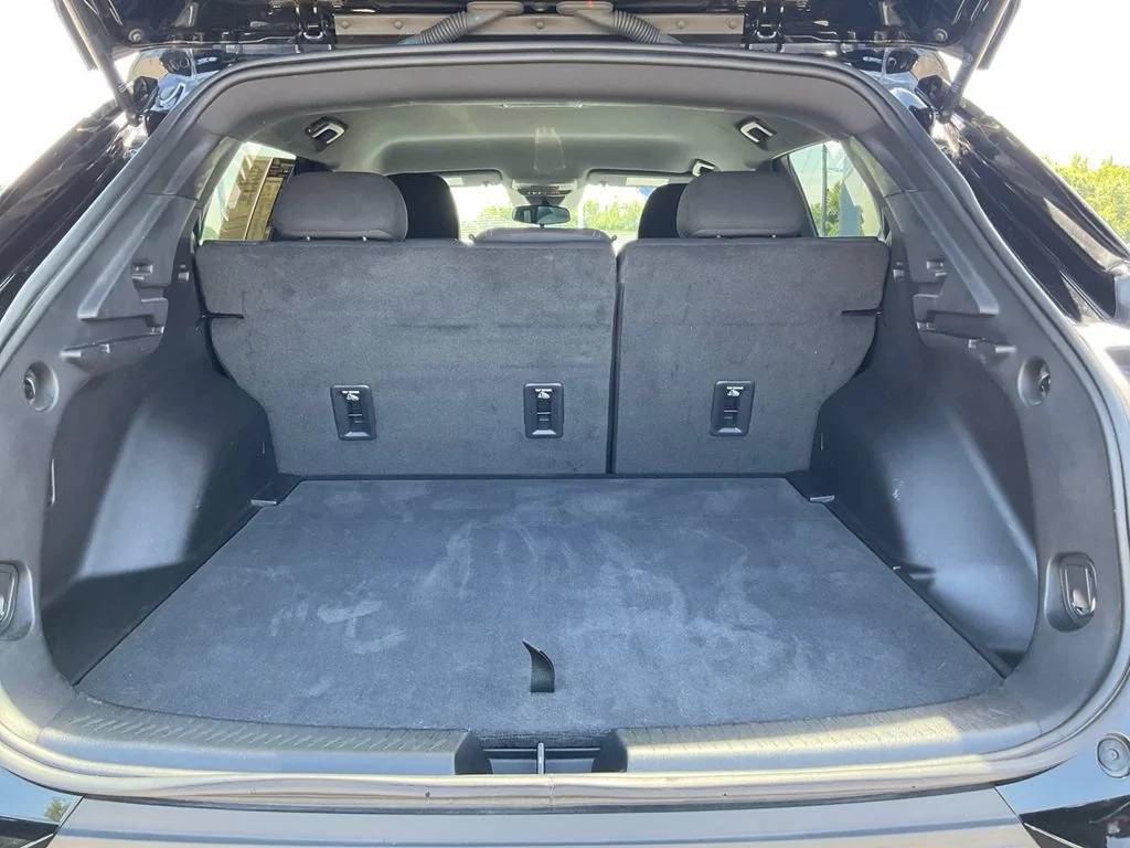 Used 2025 Black Chevrolet LT image 24