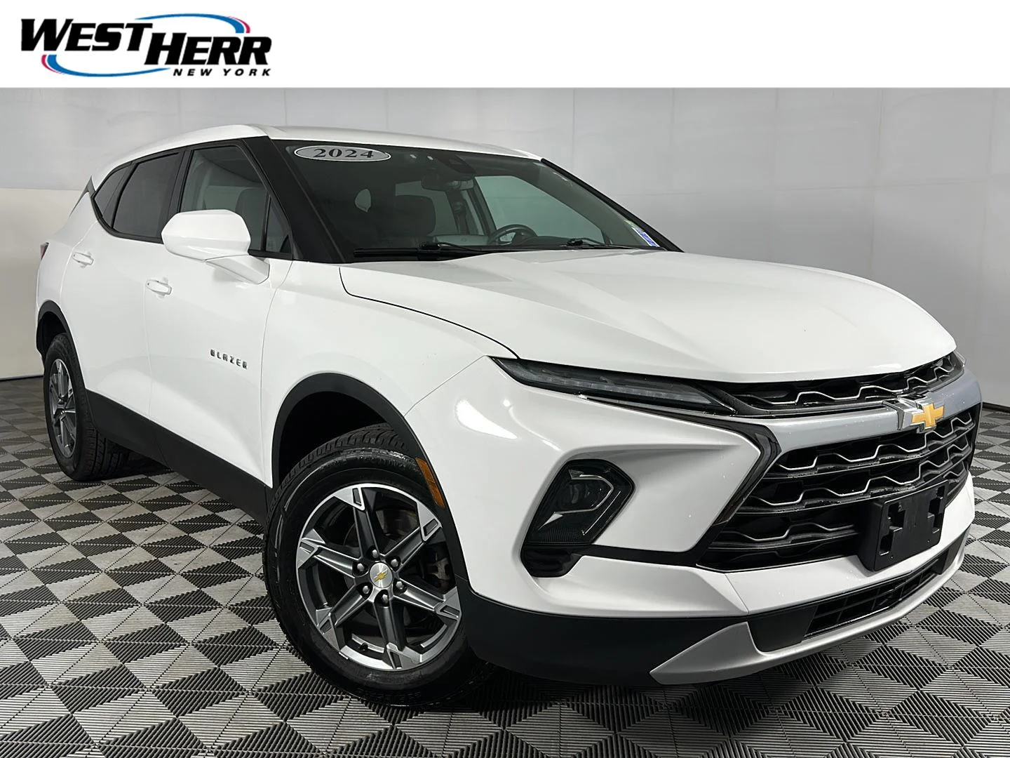 Used 2024 Summit White Chevrolet LT image 1