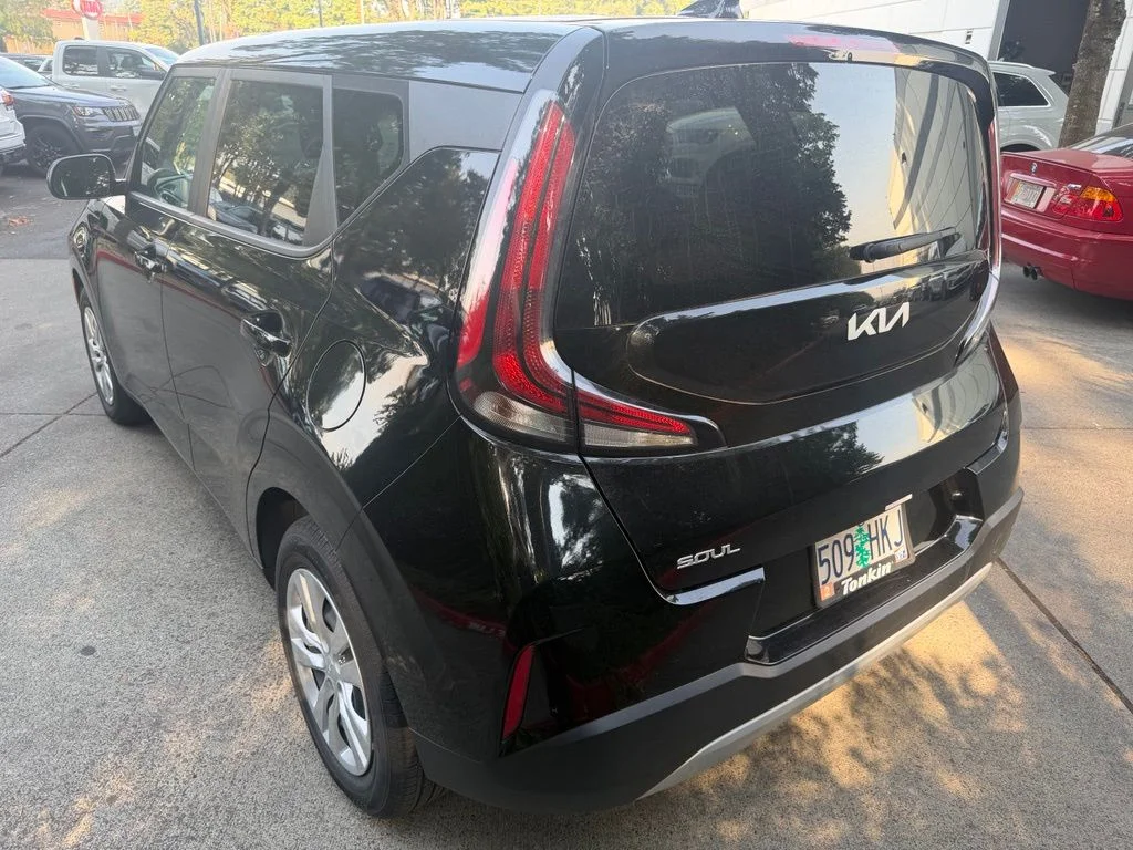 Used 2024 Fusion Black Kia LX image 5
