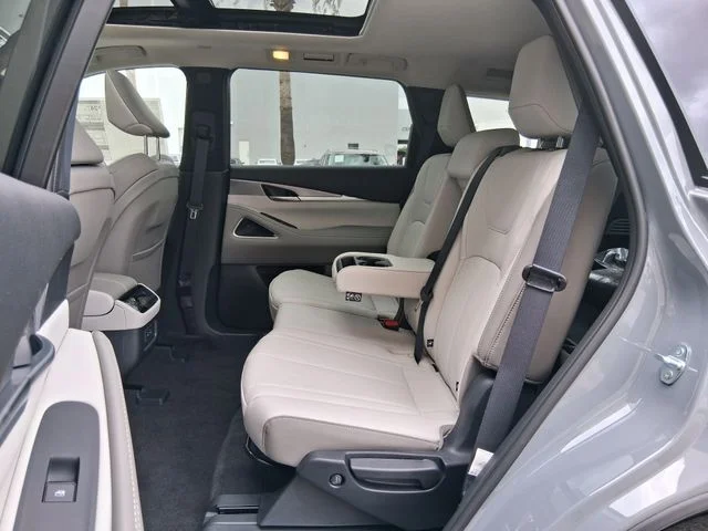 New 2027 HARBOR GRAY INFINITI Luxe FWD image 18