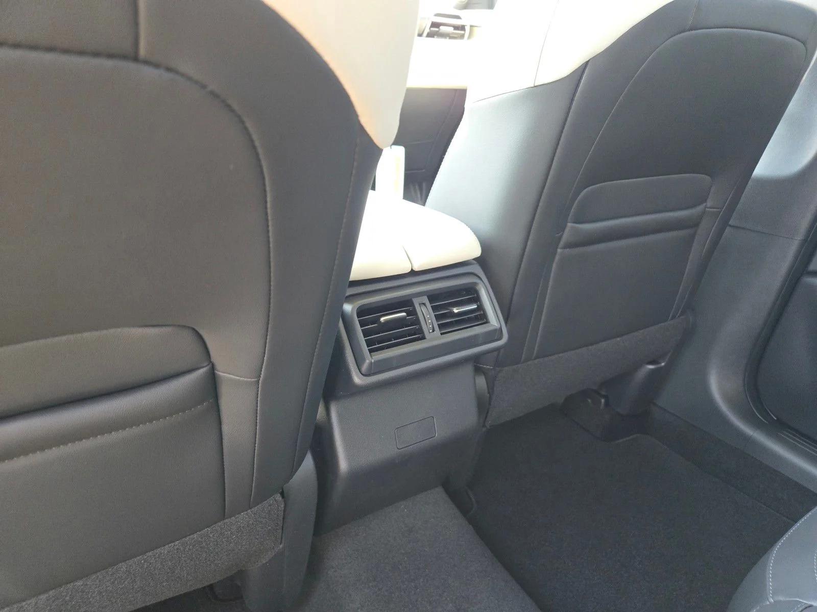New 2026 Rhodium White Metallic Mazda 2.5 S Preferred AWD image 10