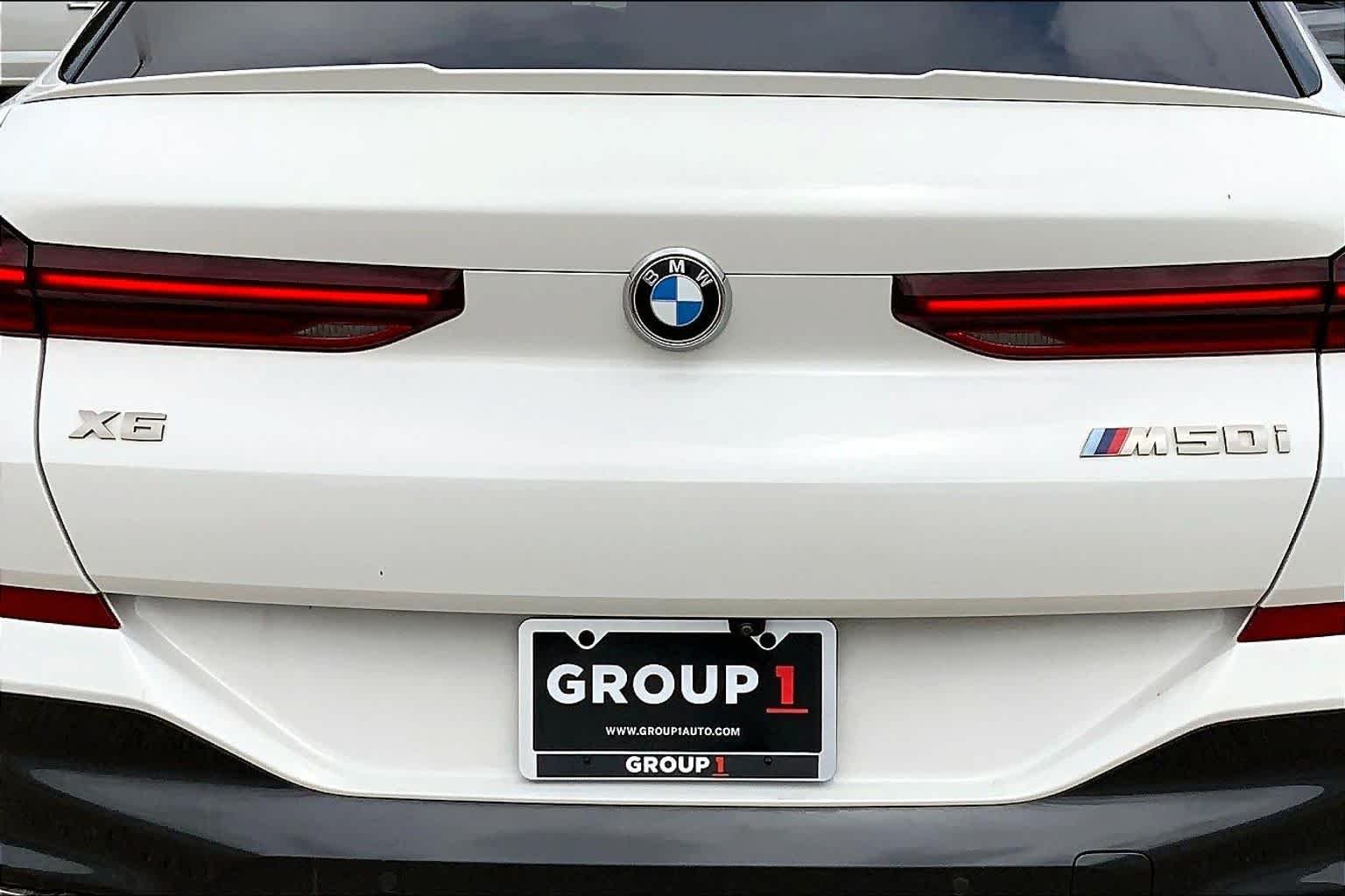 Used 2021 Alpine White BMW M50i image 31