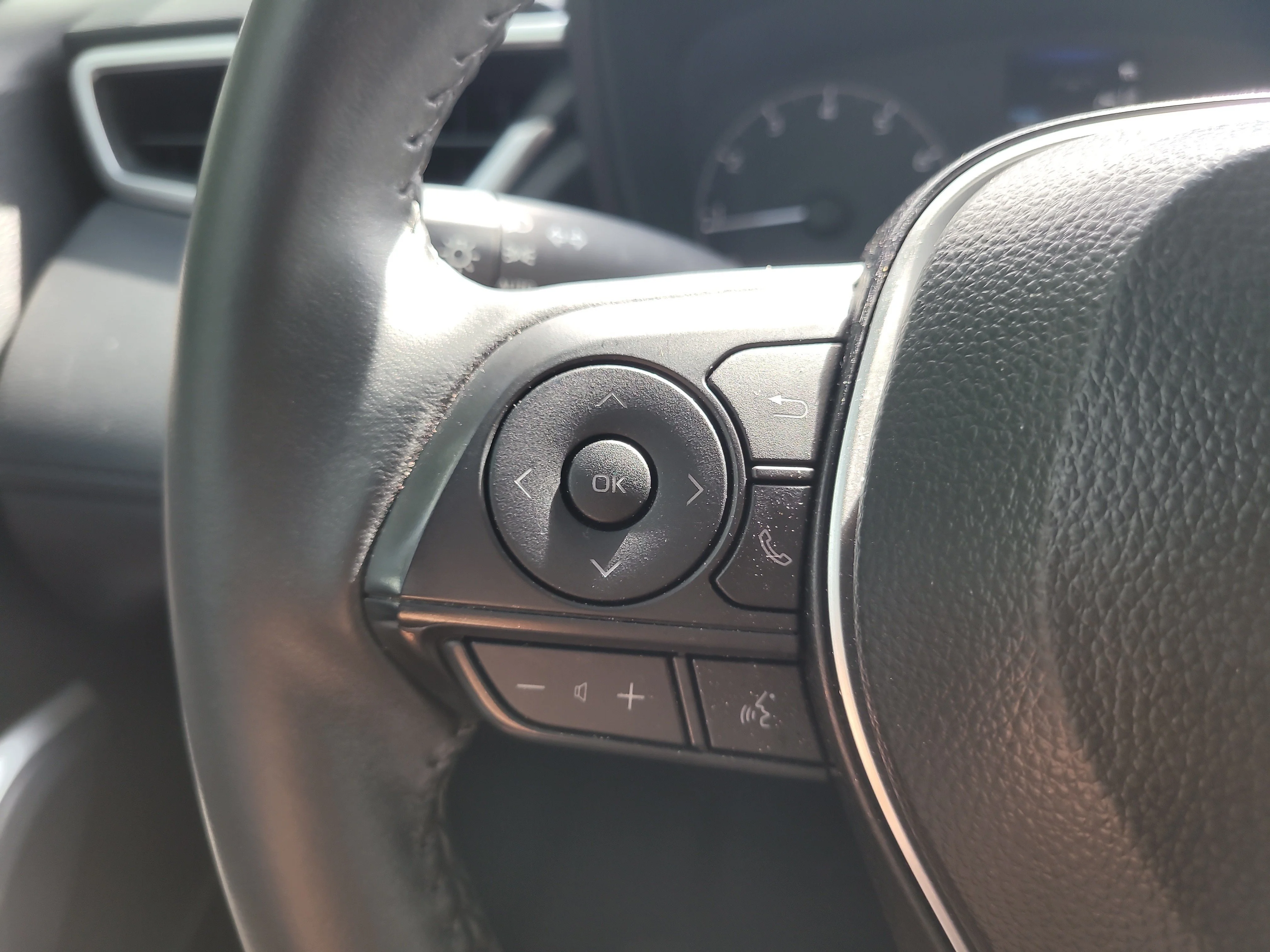 Used 2025 Blue Crush Metallic Toyota LE image 26