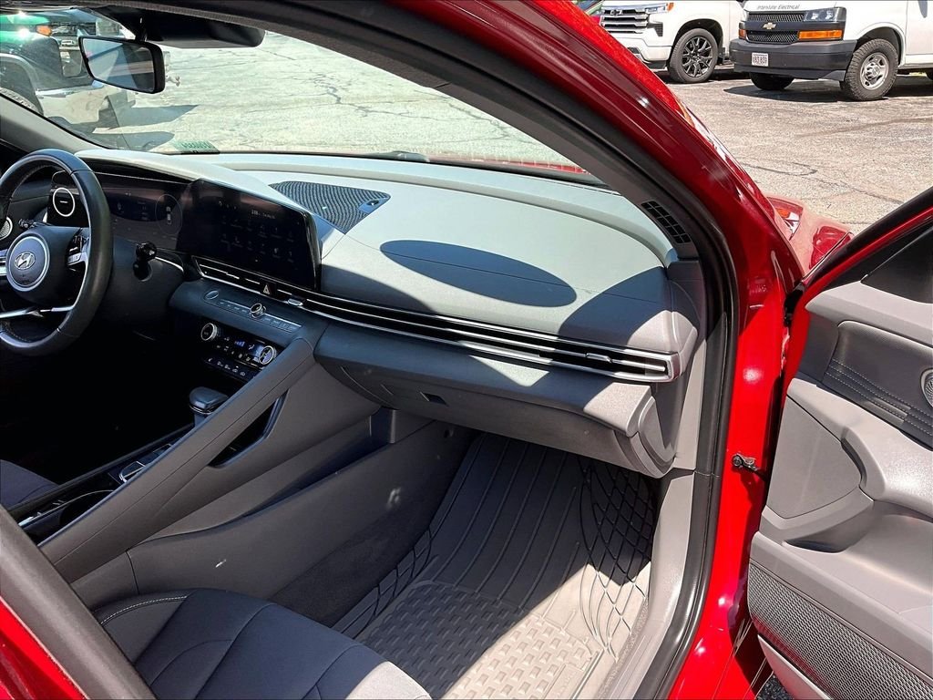 Used 2023 Red Hyundai SEL image 13