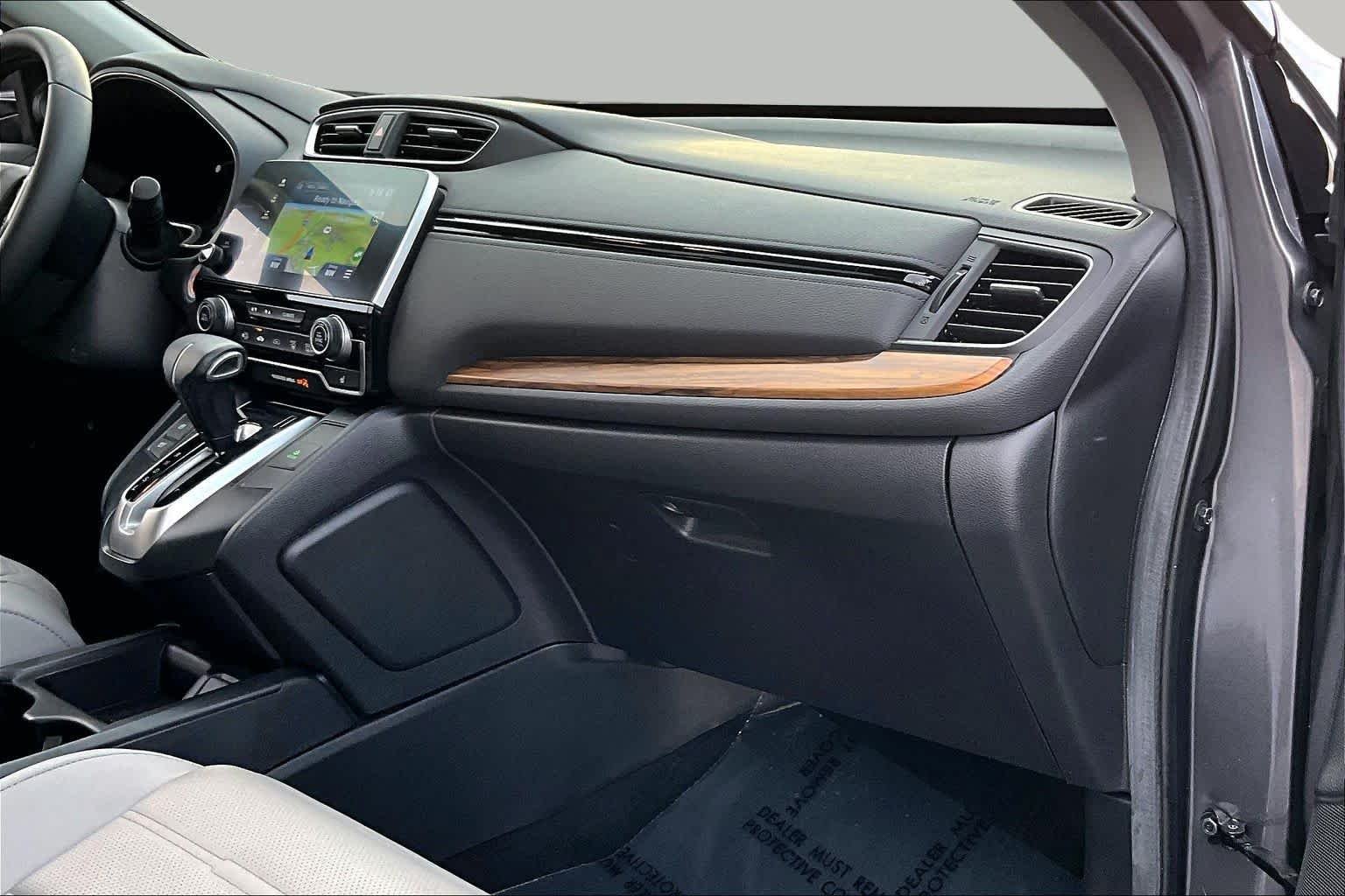 Used 2017 Modern Steel Metallic Honda Touring image 19