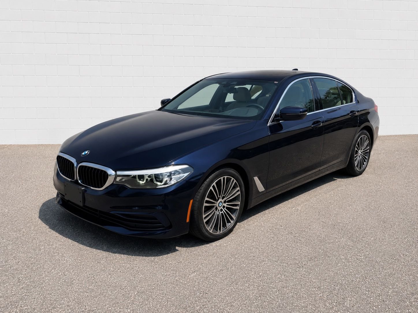 Used 2019 Imperial Blue Metallic BMW 540i xDrive image 1