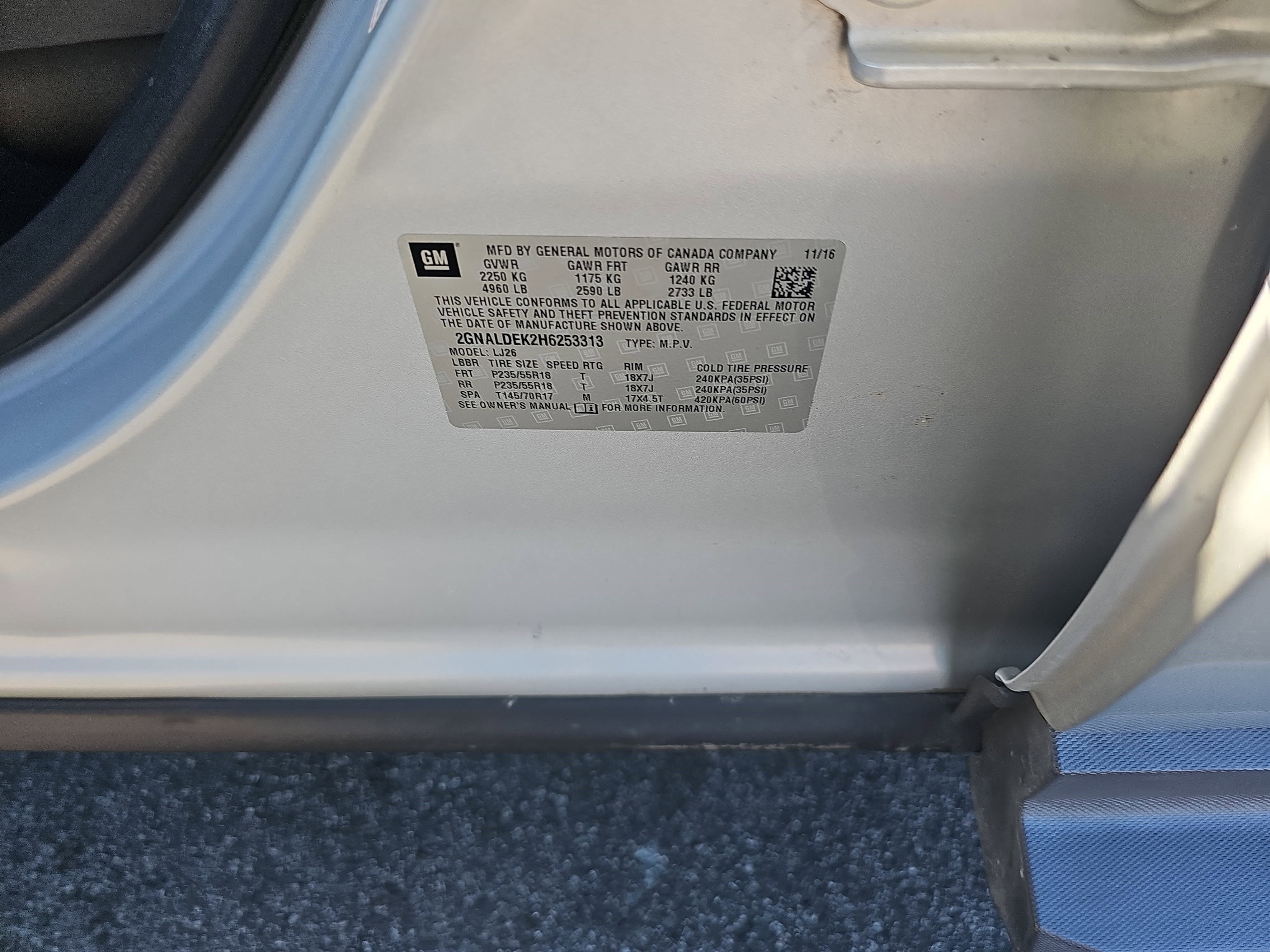 Used 2017 Silver Ice Metallic Chevrolet Premier image 27