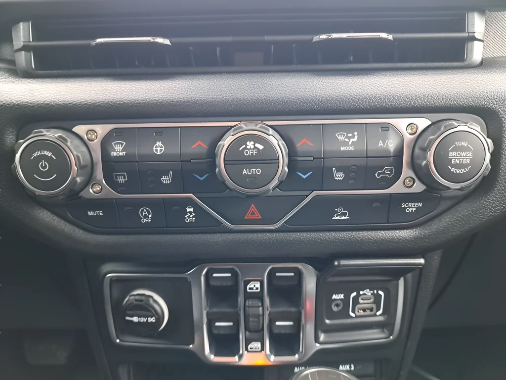 New 2026 Reign Exterior Paint Jeep Sport S image 21