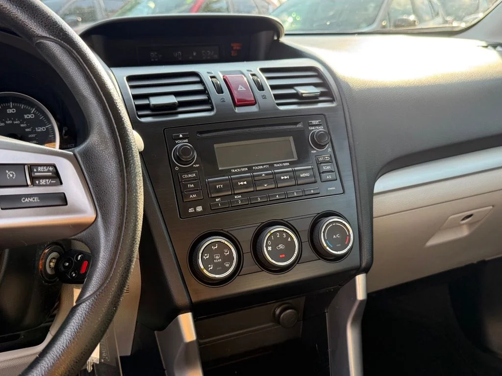 Used 2014 Dark Gray Metallic Subaru 2.5i image 15