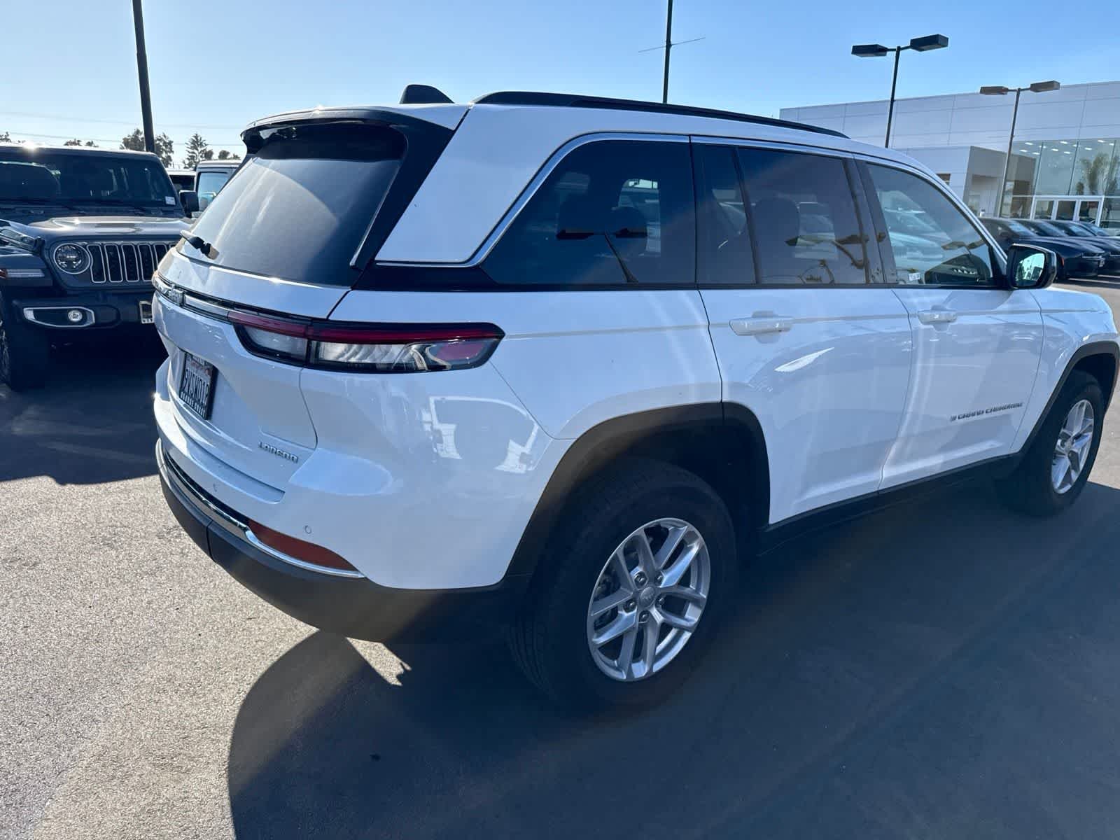 Used 2025 Bright White Clearcoat Jeep Laredo X image 13