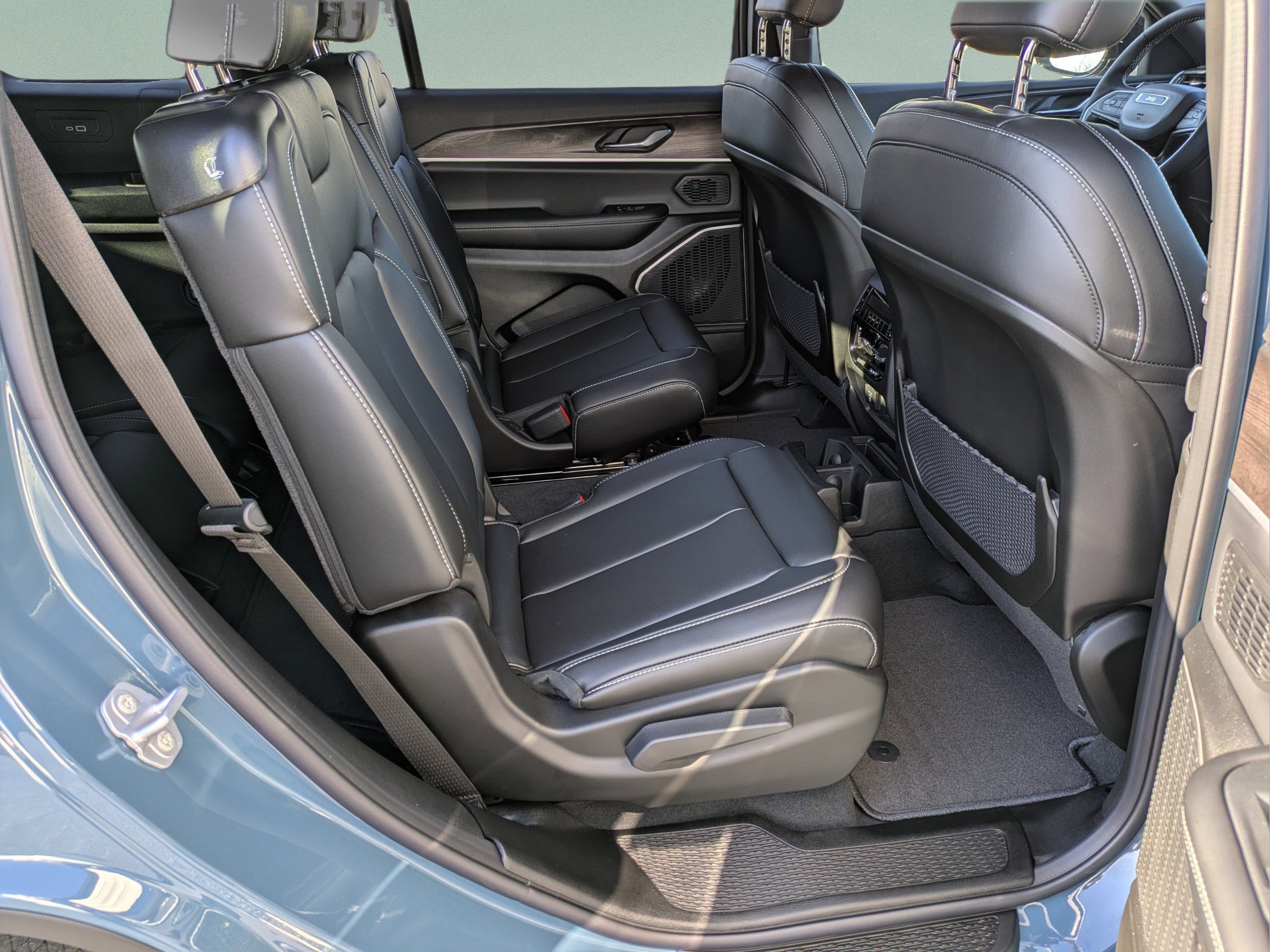 New 2026 Steel Blue Exterior Paint Jeep Limited image 13