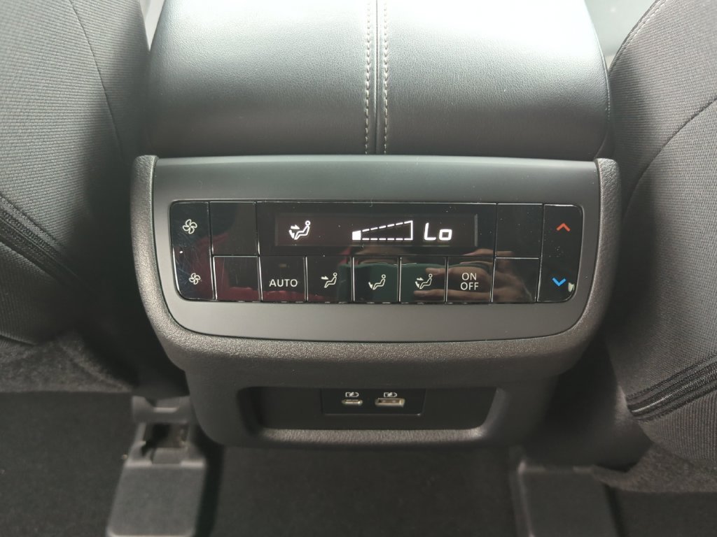 Used 2025 Gray Nissan SV image 18