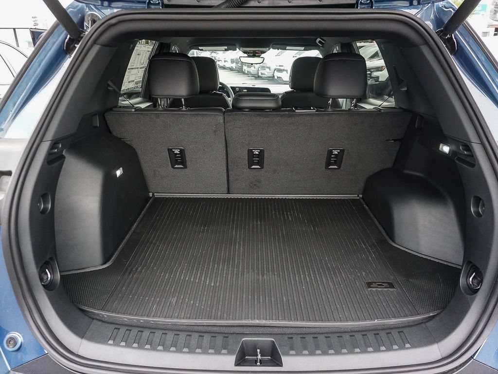 2027 Chevrolet Equinox LT - Photo 24