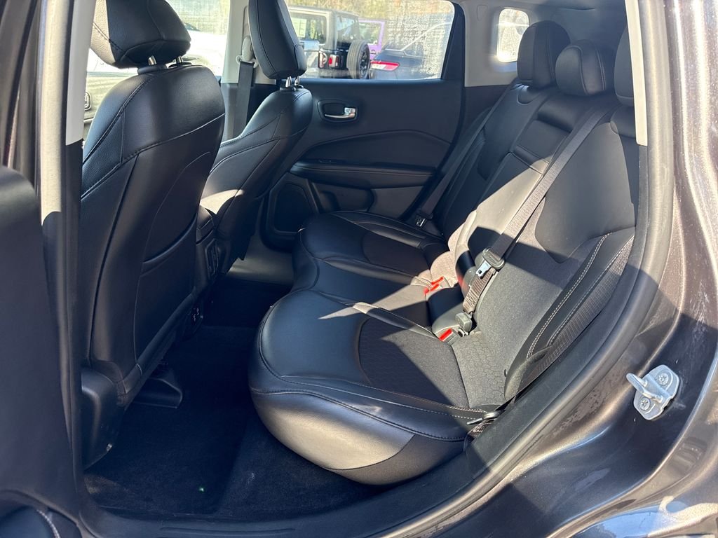 Used 2019 Gray Jeep Latitude image 23