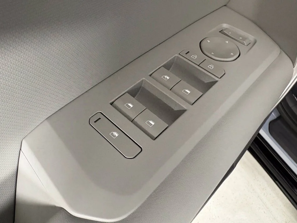 New 2027 Pale Gray Kia X-Line S image 21