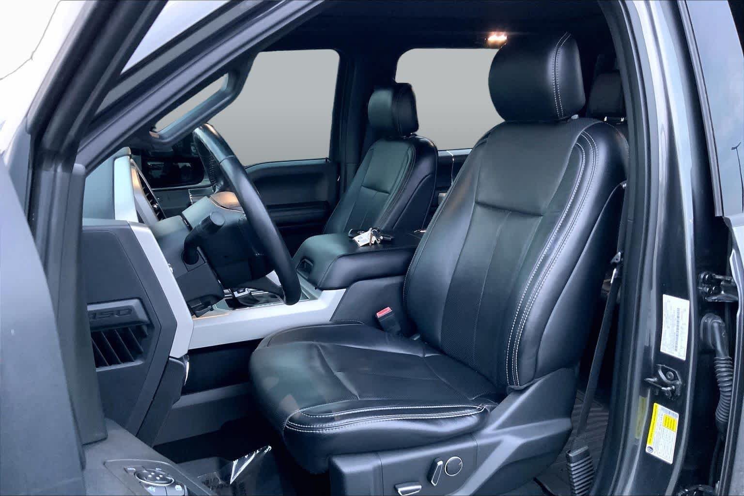 Used 2018 Magnetic Metallic Ford LARIAT image 8
