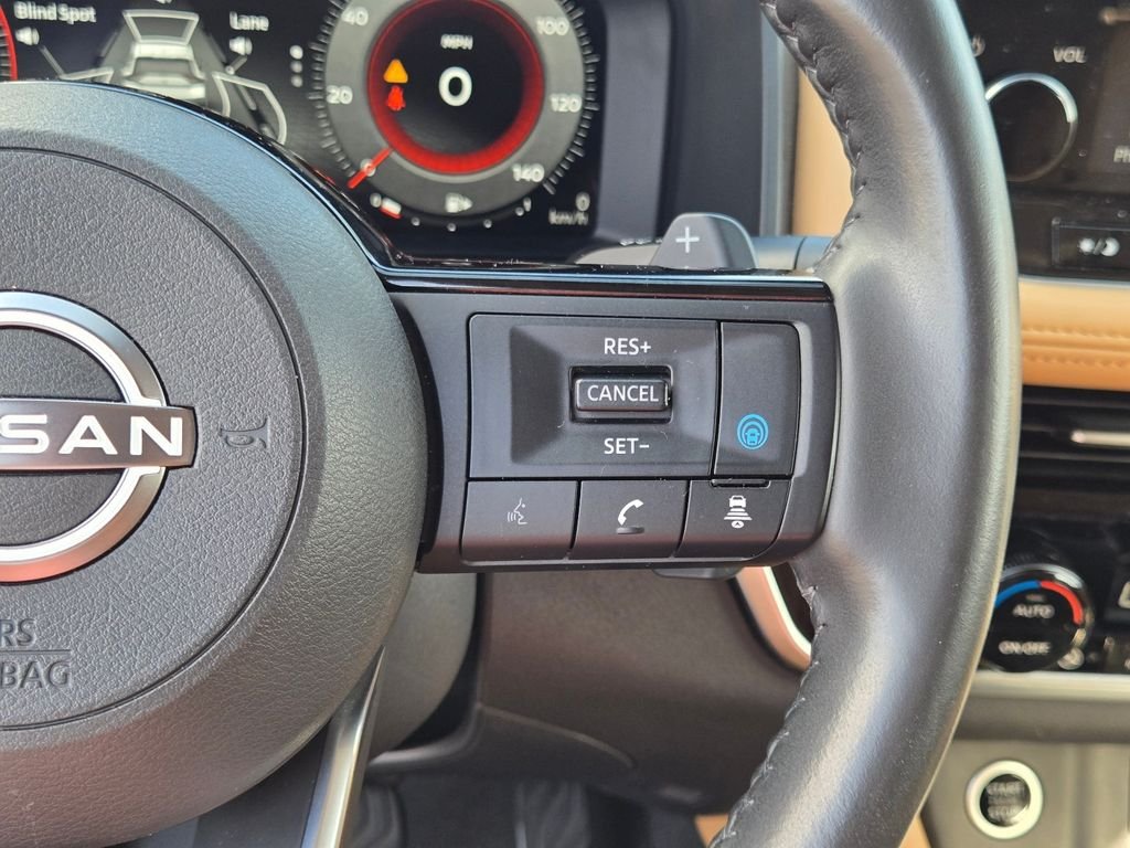 Used 2023 White Nissan Platinum image 26