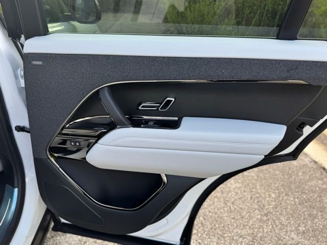 New 2026 Ostuni Pearl White LAND ROVER SE image 15