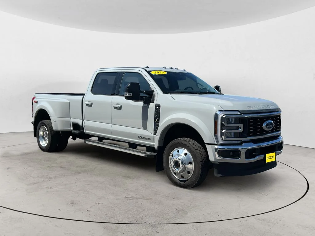 2025 Ford F-450 Lariat 4x4 Crew Cab 8' Box DRW's photo