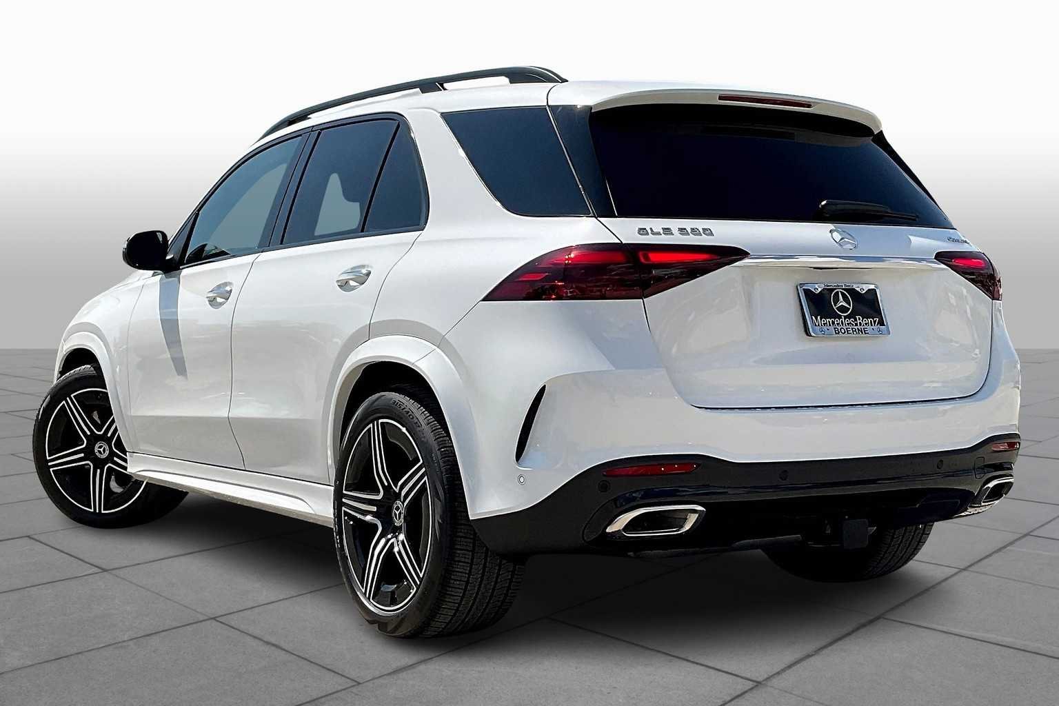 New 2026 MANUFAKTUR Moonlight White Metallic Mercedes-Benz GLE 580 image 3
