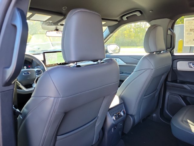 New 2027 Vapor Blue Metallic Ford Active image 62