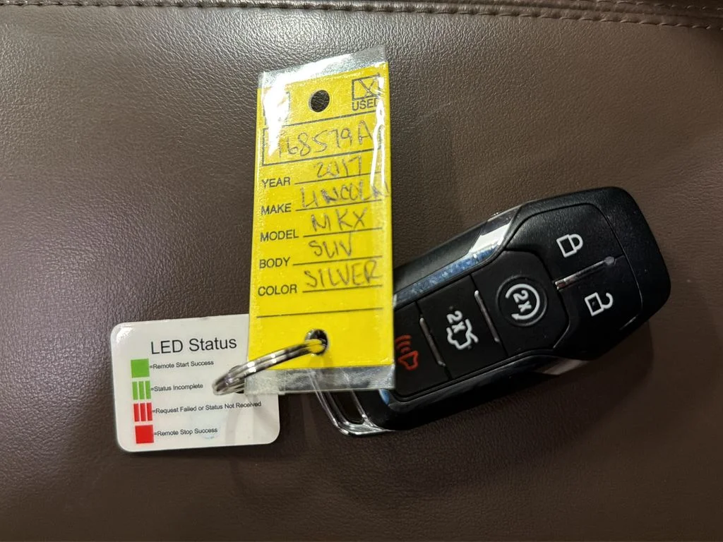 Used 2017 Gray Lincoln Reserve image 35