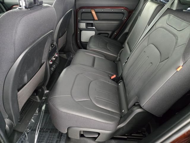 Used 2023  Land Rover X image 5