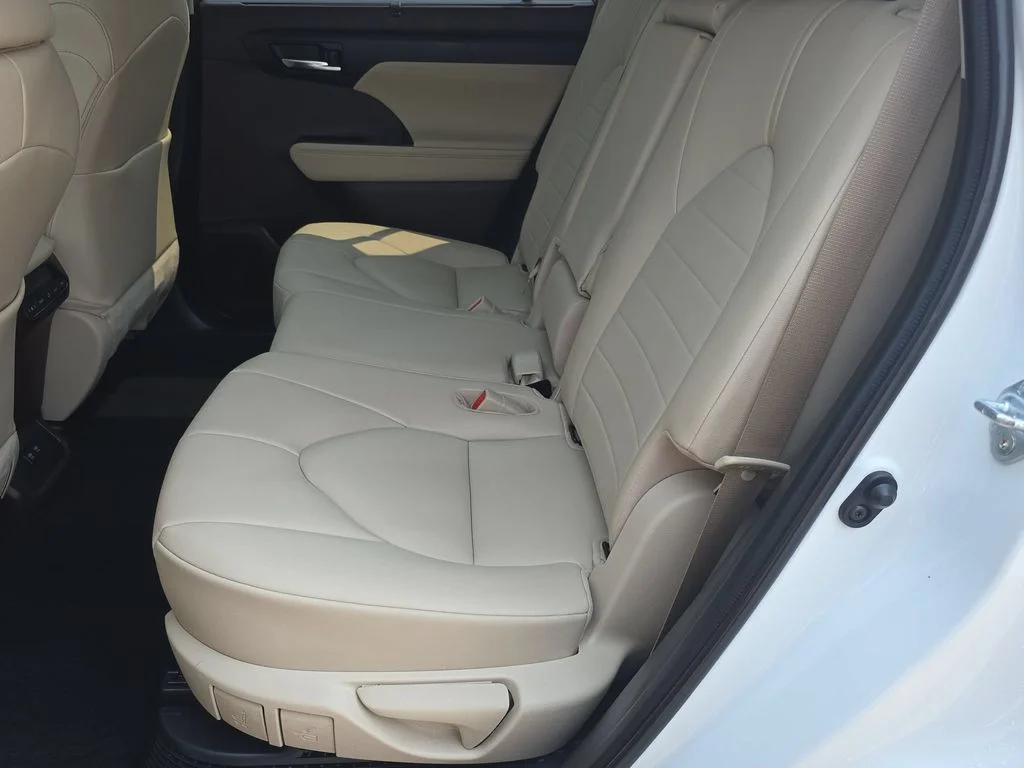 Used 2021  Toyota XLE image 24