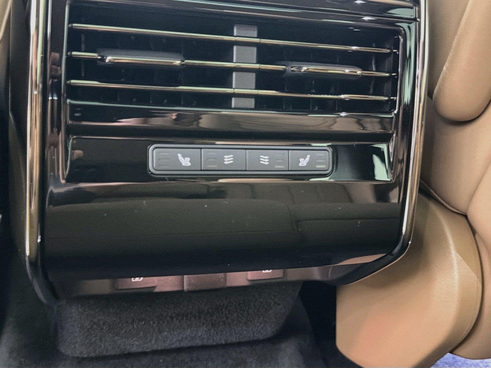 New 2026 Fuji White Land Rover SE image 26