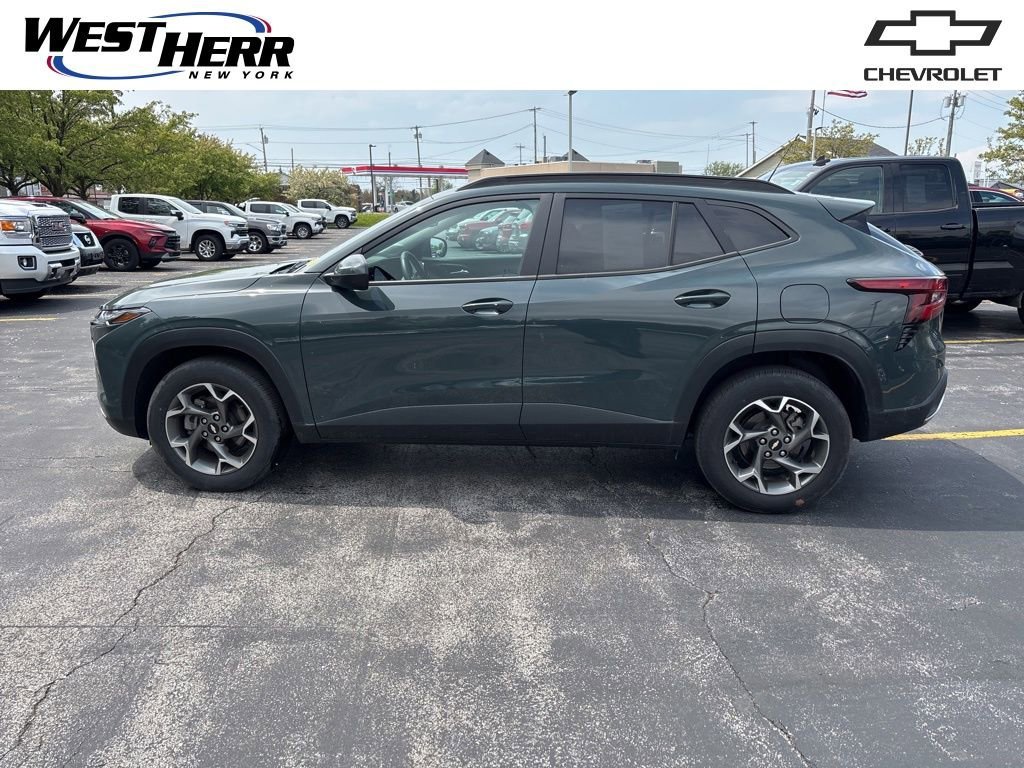 2025 Chevrolet Trax LT's photo