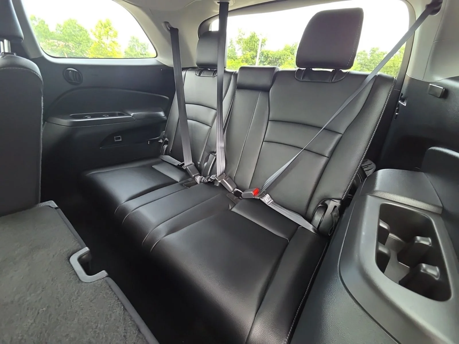 Used 2021 Silver Honda EX-L image 31