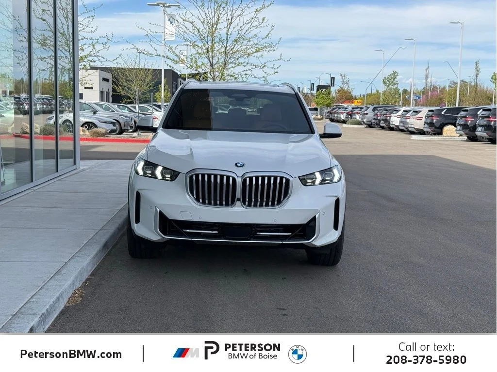 New 2026 White BMW xDrive40i image 8